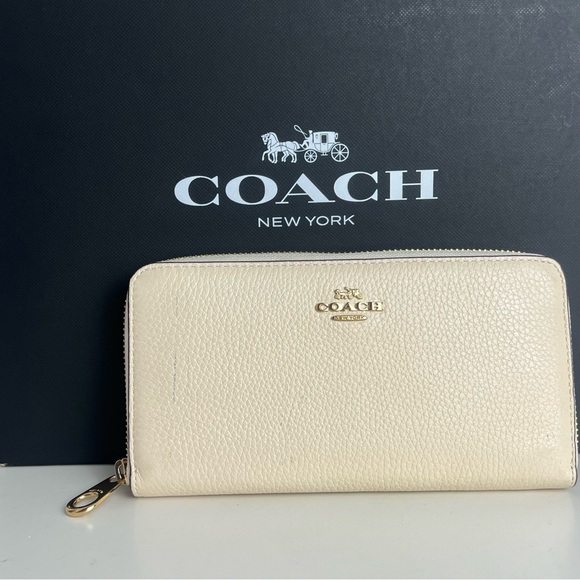 Coach long zip around wallet - Picture 1 of 7